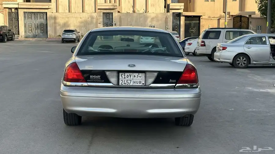 فورد كراون فكتوريا 2