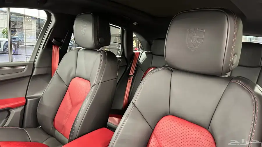 PORSCHE MACAN BLACK EDITION 2025 11