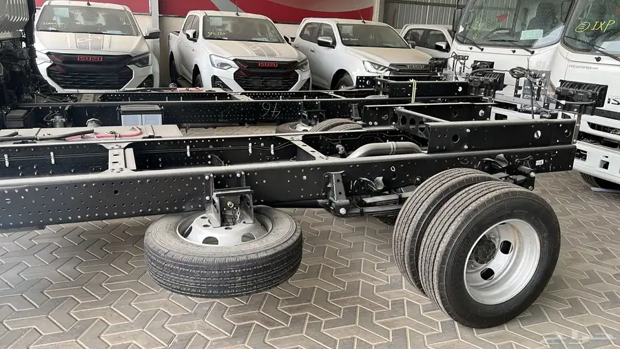 ايسوزو دينا NPR   NQR   Fr   FSR 13