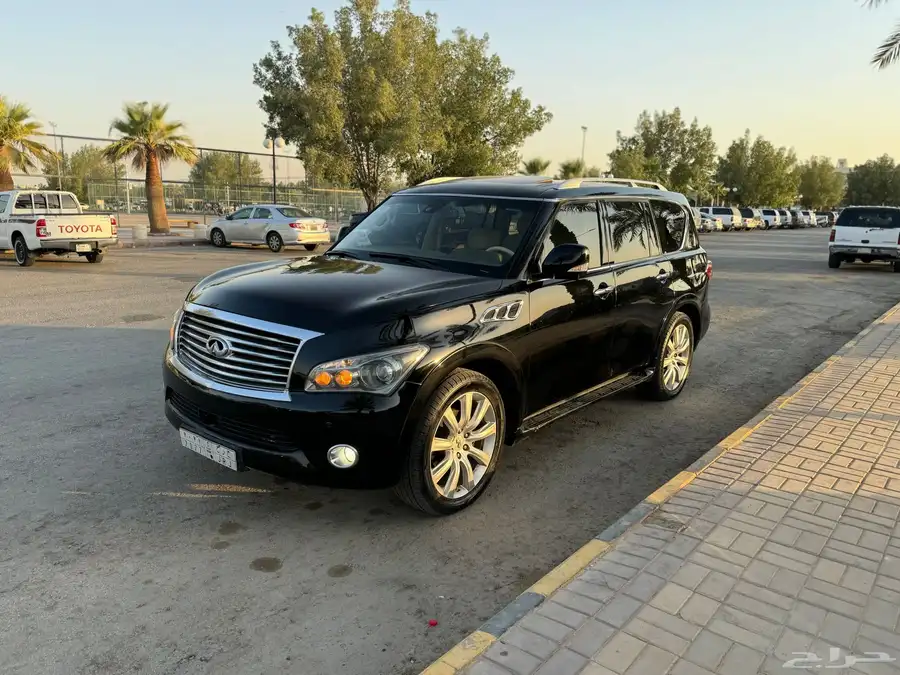 جيب انفنتيQX80 2013 اسود ملكي 18
