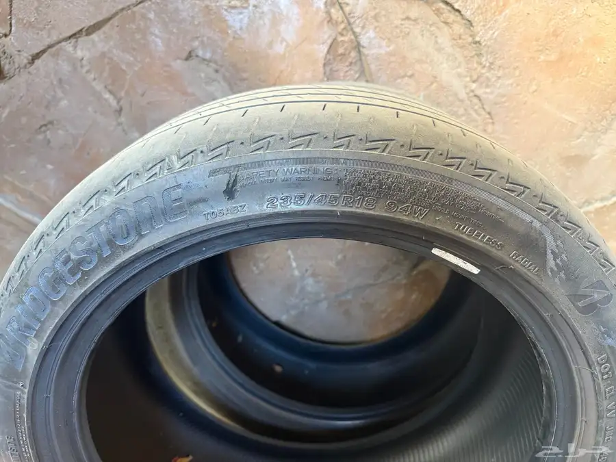 طقم كفر برجيستون 235 45 مستخدم 0