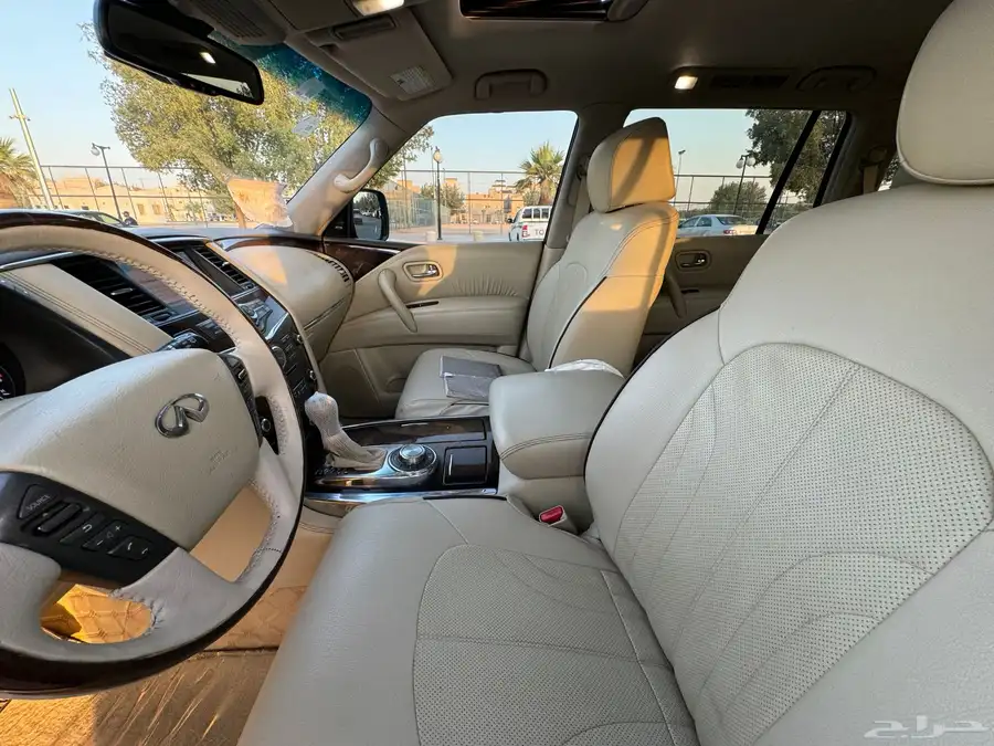 جيب انفنتيQX80 2013 اسود ملكي 44