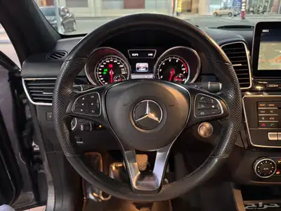 مرسيدس GLE مالك واحد بحالة الوكالة 19