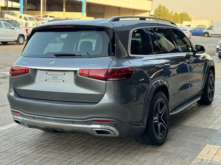 مرسيدس GLS450 2022 عداد 44 الف KIT AMG 2