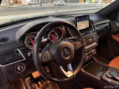 مرسيدس GLE مالك واحد بحالة الوكالة 18