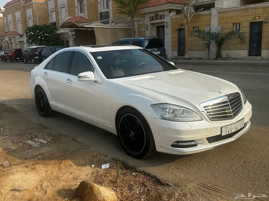 للبيع مرسيدس S 300 خليجي نظيف ومصين بالكامل (تم تخفيض الحد) 8