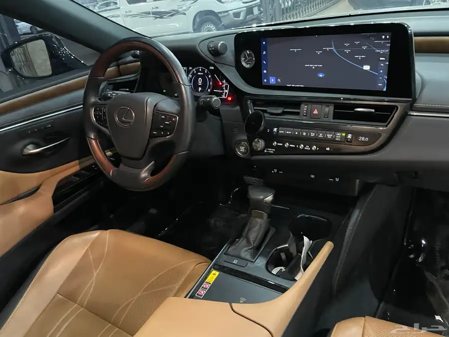 لكزس ES350 موديل 2023 (CC) 12