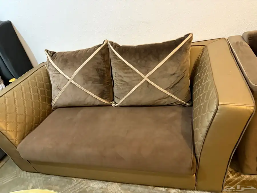 طقم كنب و طاولات للبيع 4