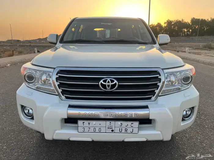تم البيع لاندكروزر 2014 فل كامل وكالة بسعر طيب 6