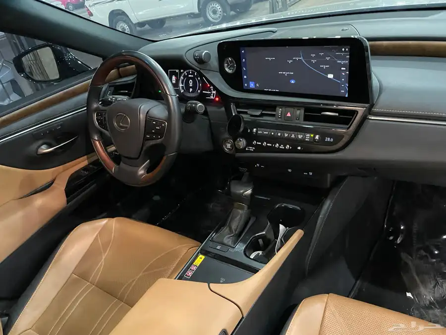 لكزس ES350 موديل 2023 (CC) 11