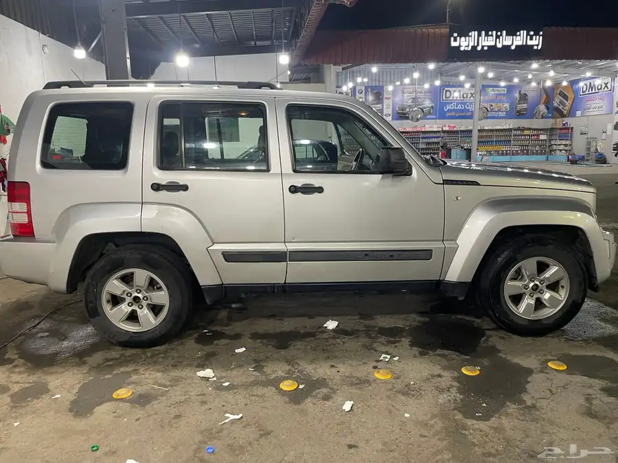 جيب شيروكي لبرتي 2012 20