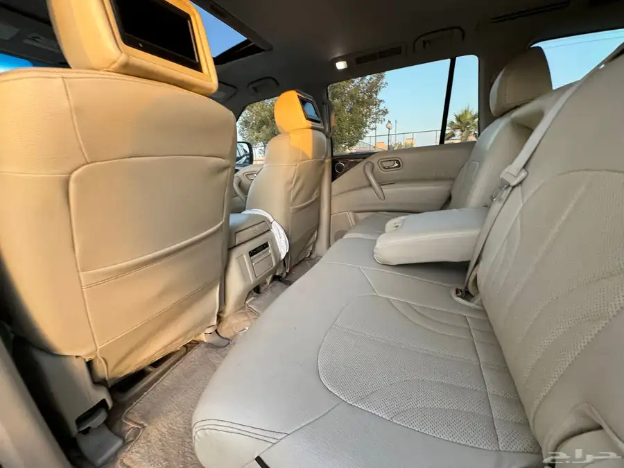 جيب انفنتيQX80 2013 اسود ملكي 68