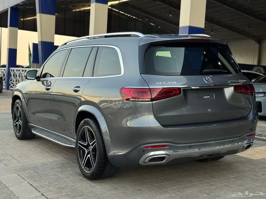 مرسيدس GLS450 2022 عداد 44 الف KIT AMG 3