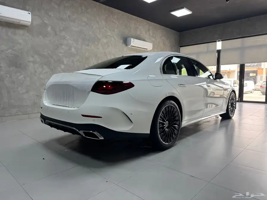 للبيع مرسيدس E300 اصفاارر 2025 فل بطاقة 4