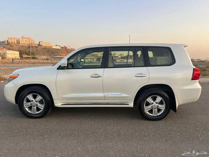 تم البيع لاندكروزر 2014 فل كامل وكالة بسعر طيب 32