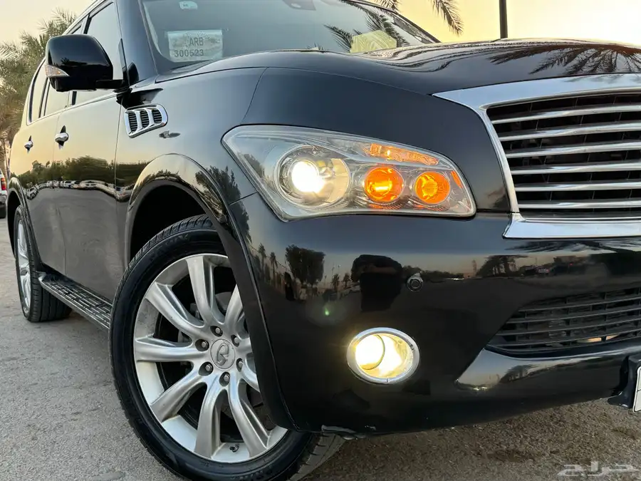 جيب انفنتيQX80 2013 اسود ملكي 4