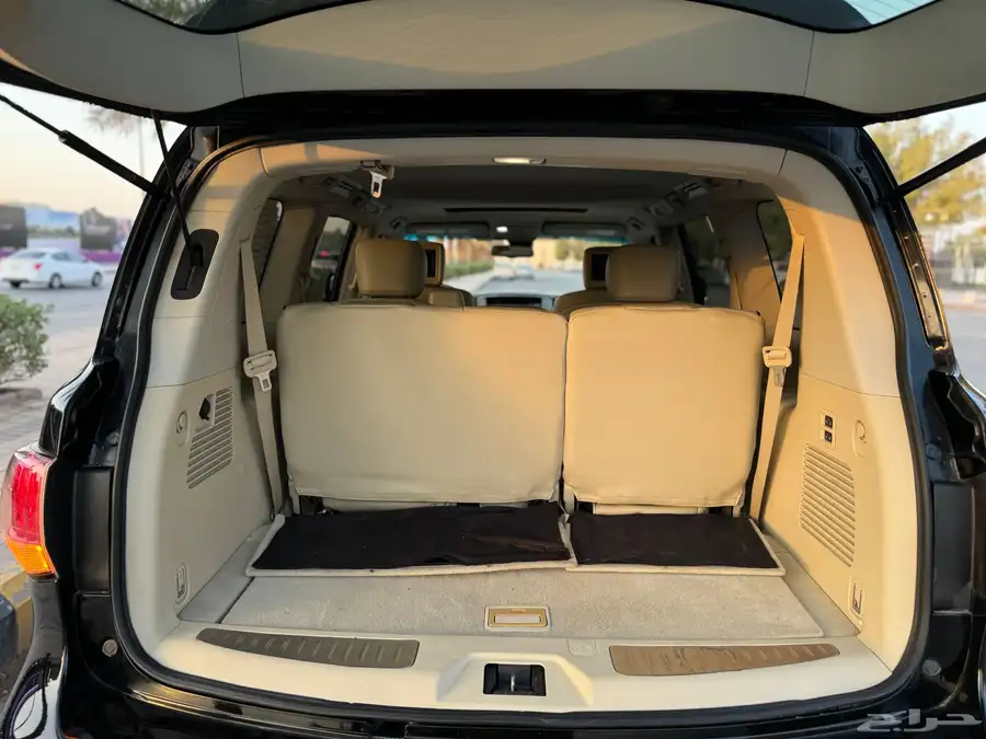 جيب انفنتيQX80 2013 اسود ملكي 60