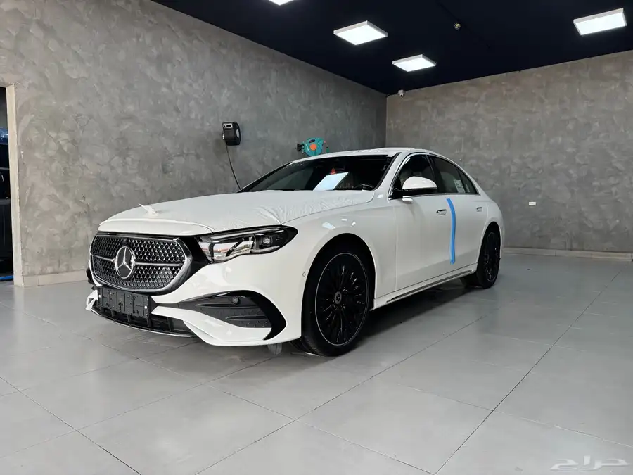 للبيع مرسيدس E300 اصفاارر 2025 فل بطاقة 1