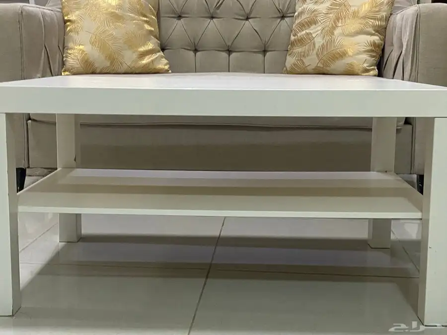 قطعتين كنب وطاوله كبيره وطاولتين جانبيه 5