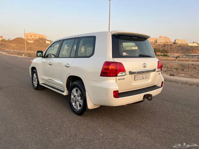 تم البيع لاندكروزر 2014 فل كامل وكالة بسعر طيب 3