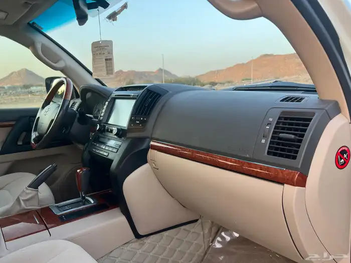 تم البيع لاندكروزر 2014 فل كامل وكالة بسعر طيب 13