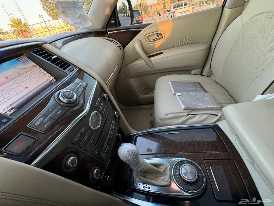 جيب انفنتيQX80 2013 اسود ملكي 53