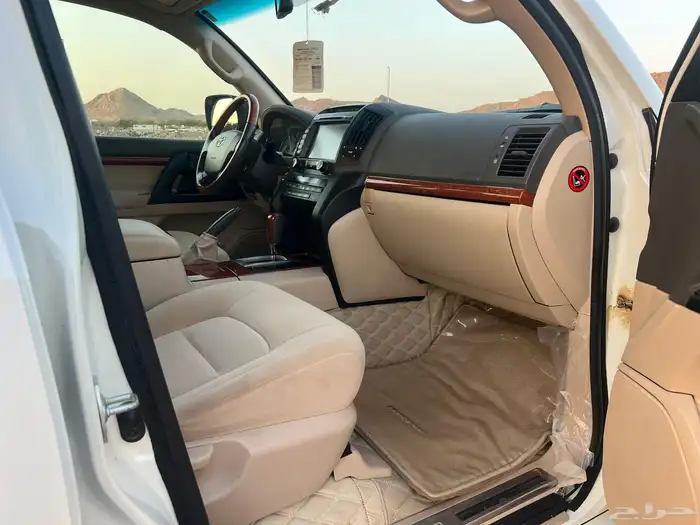 تم البيع لاندكروزر 2014 فل كامل وكالة بسعر طيب 14