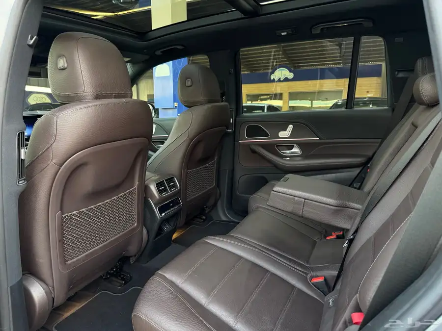 مرسيدس GLS450 2022 عداد 44 الف KIT AMG 7