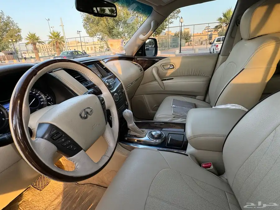 جيب انفنتيQX80 2013 اسود ملكي 42
