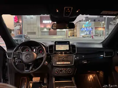 مرسيدس GLE مالك واحد بحالة الوكالة 40