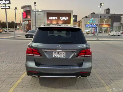 مرسيدس GLE مالك واحد بحالة الوكالة 9