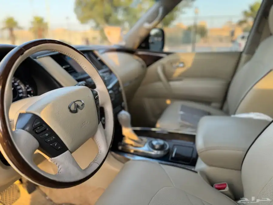 جيب انفنتيQX80 2013 اسود ملكي 39