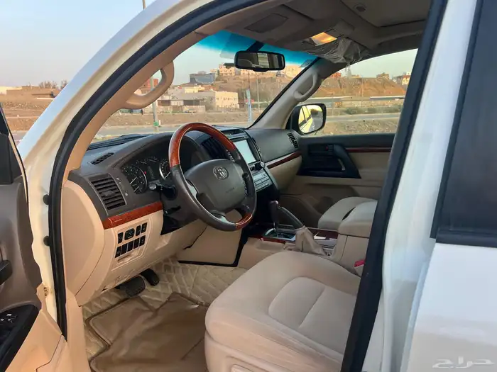 تم البيع لاندكروزر 2014 فل كامل وكالة بسعر طيب 12