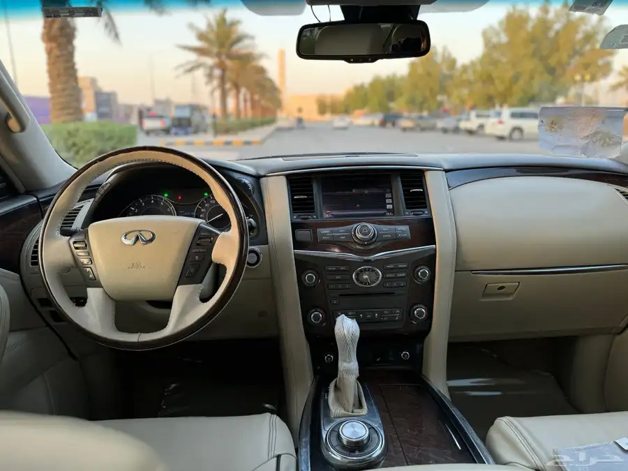 جيب انفنتيQX80 2013 اسود ملكي 59