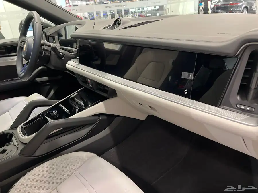 PORSCHE CAYENNE 2025 11