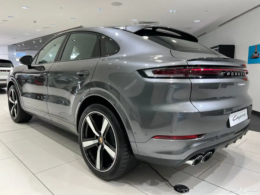 PORSCHE CAYENNE 2025 3