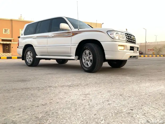 لاندكروزر مجدد بالكامل موديل 2004 من سيارات الكراج الملكي 6