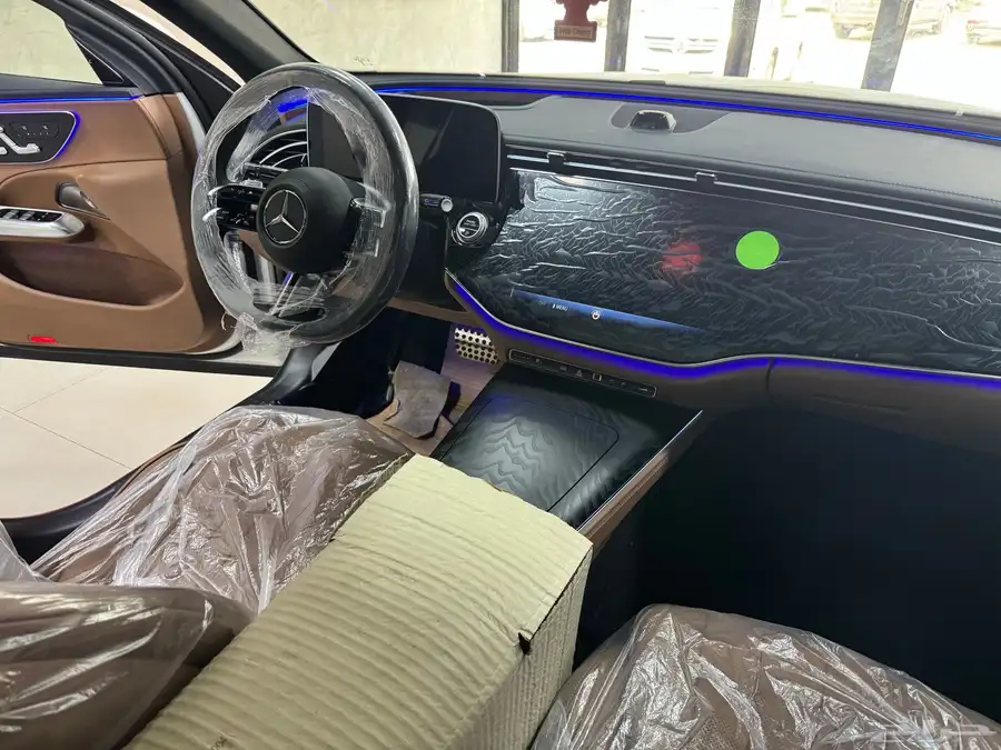 للبيع مرسيدس E300 اصفاارر 2025 فل بطاقة 50