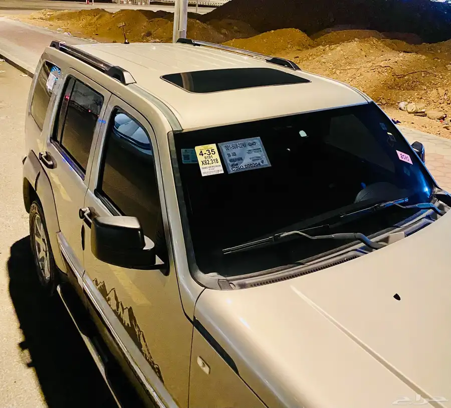 جيب شروكي ليبرتي 2010 نظيف 1