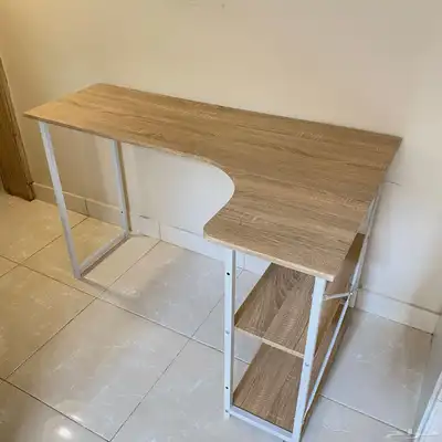 مكتب نظيف بسعر 400 0