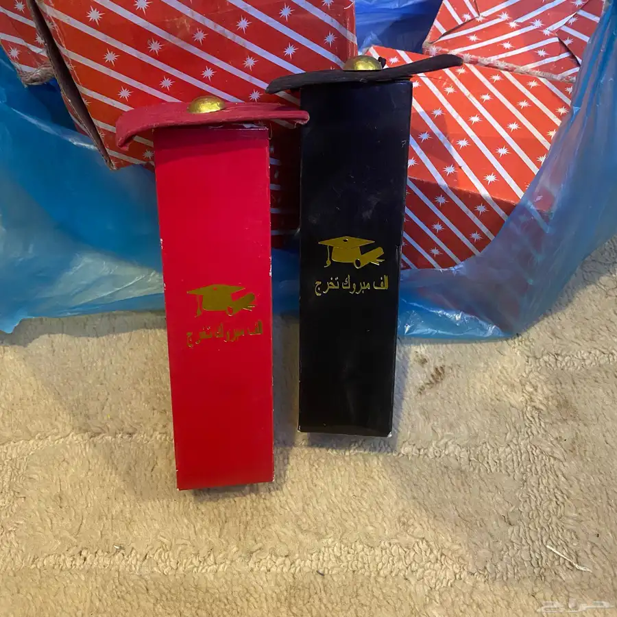 أغراض محل كامل للبيع 31