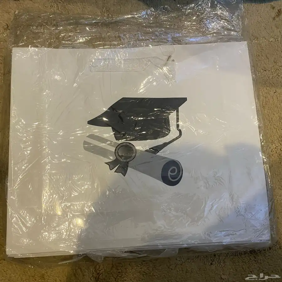 أغراض محل كامل للبيع 33