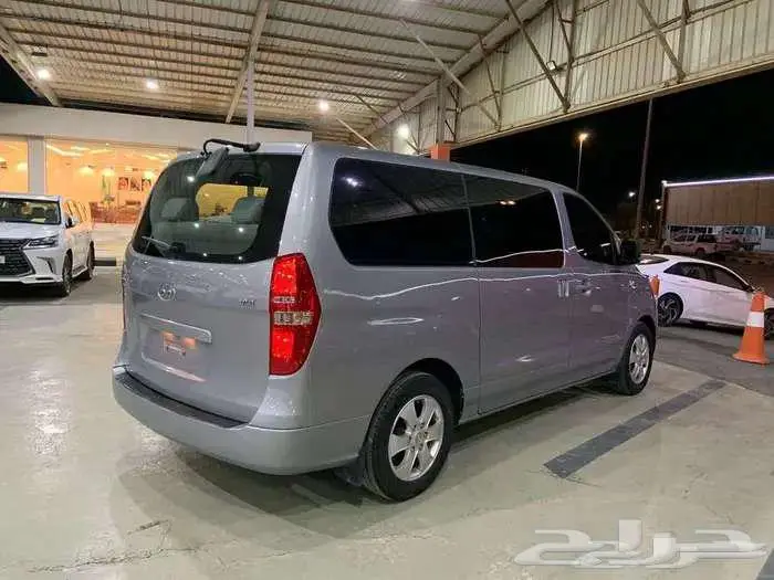 هونداي استاركس 2020 ديزل12 راكب مقاعد جلد مستورد 3
