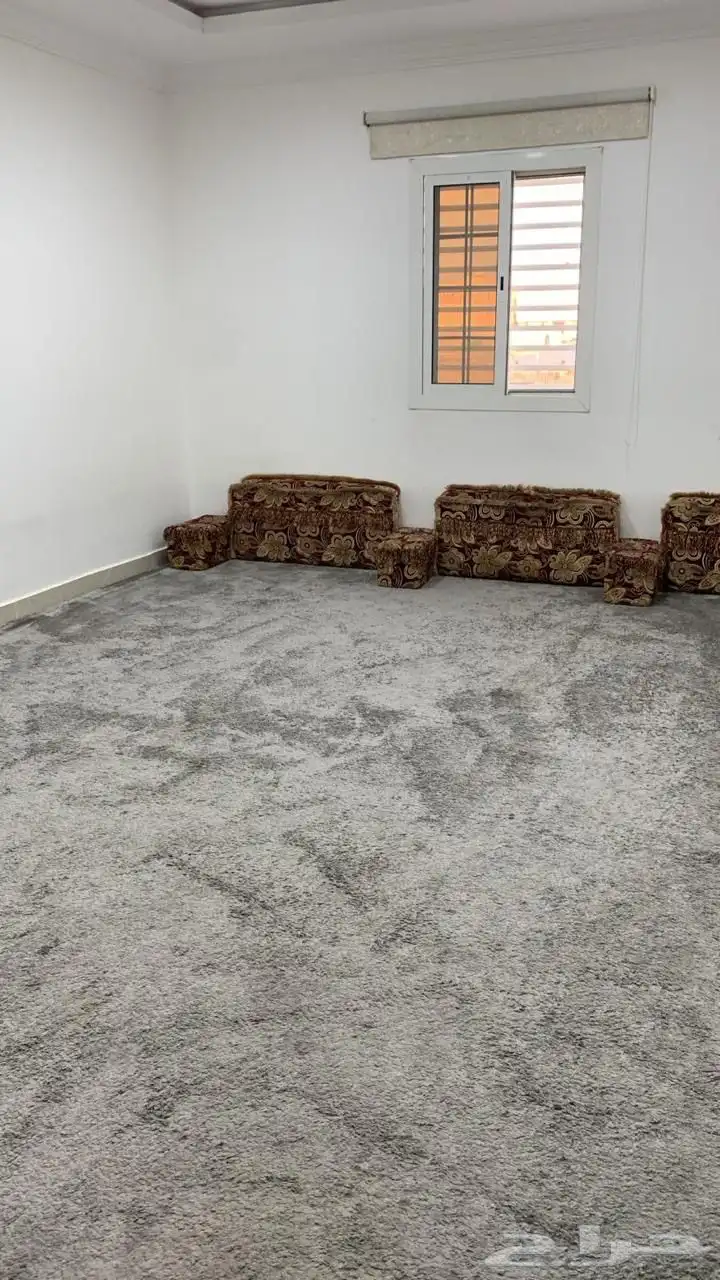 شقق وغرف للإيجار ومحلات تجارية 7
