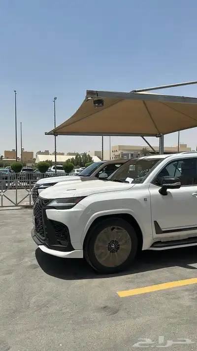 لكزس اف سبورت 2025 ابيض سعودي 3
