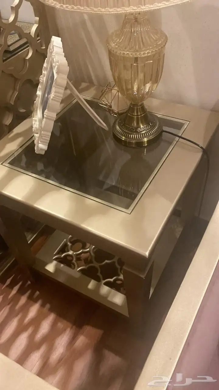 كنب للبيع بالطاولات 0
