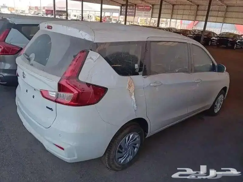 سوزوكي ارتيجا استندر موديل 2025 4