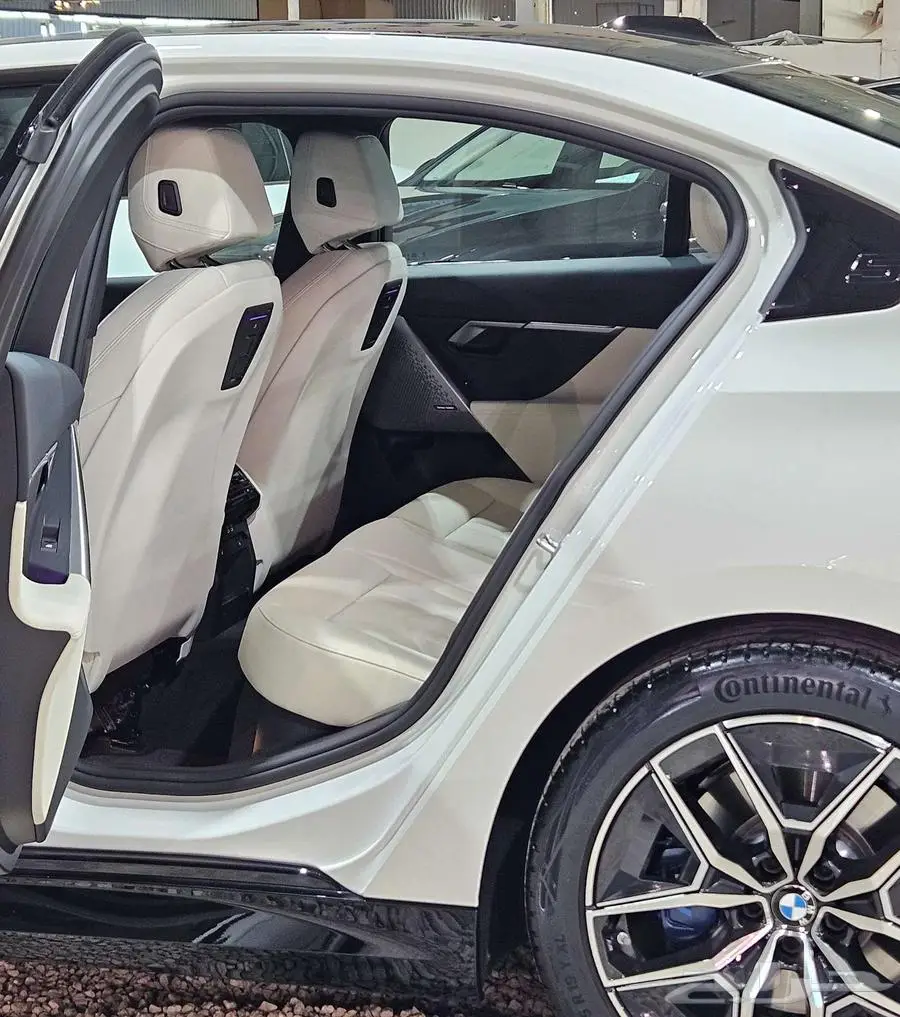 BMW .. 2024.520i 55