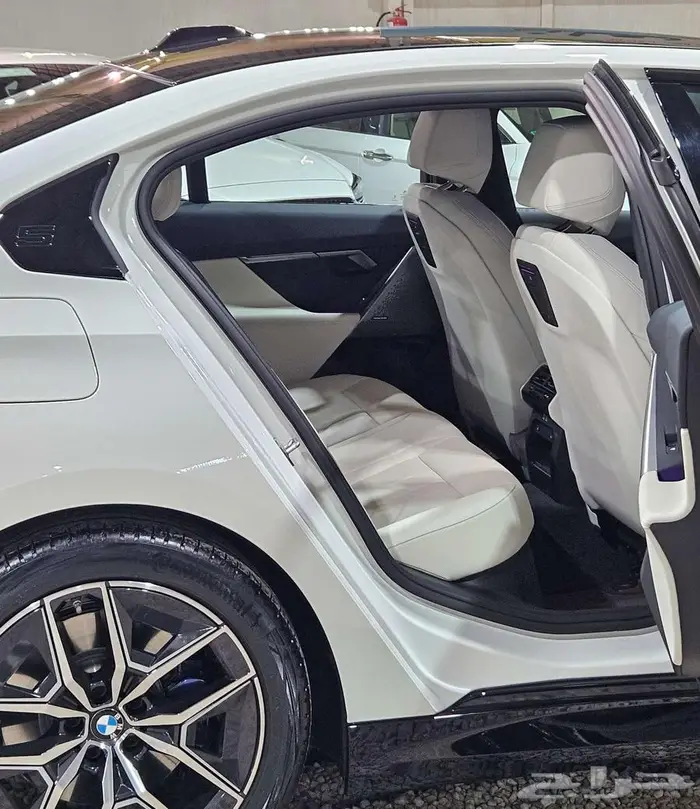 BMW .. 2024.520i (( تم البيع )) 60