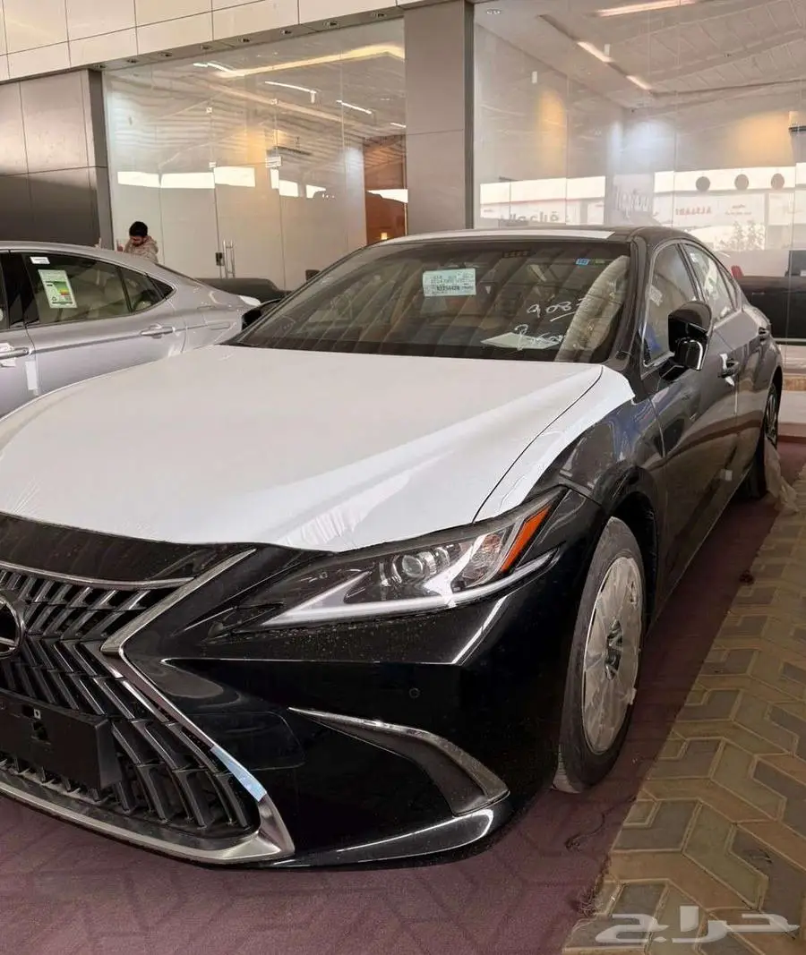 لكزس ( ES300 ) HA هايبرد 2025 اقل سعر اقساط او كاش 1